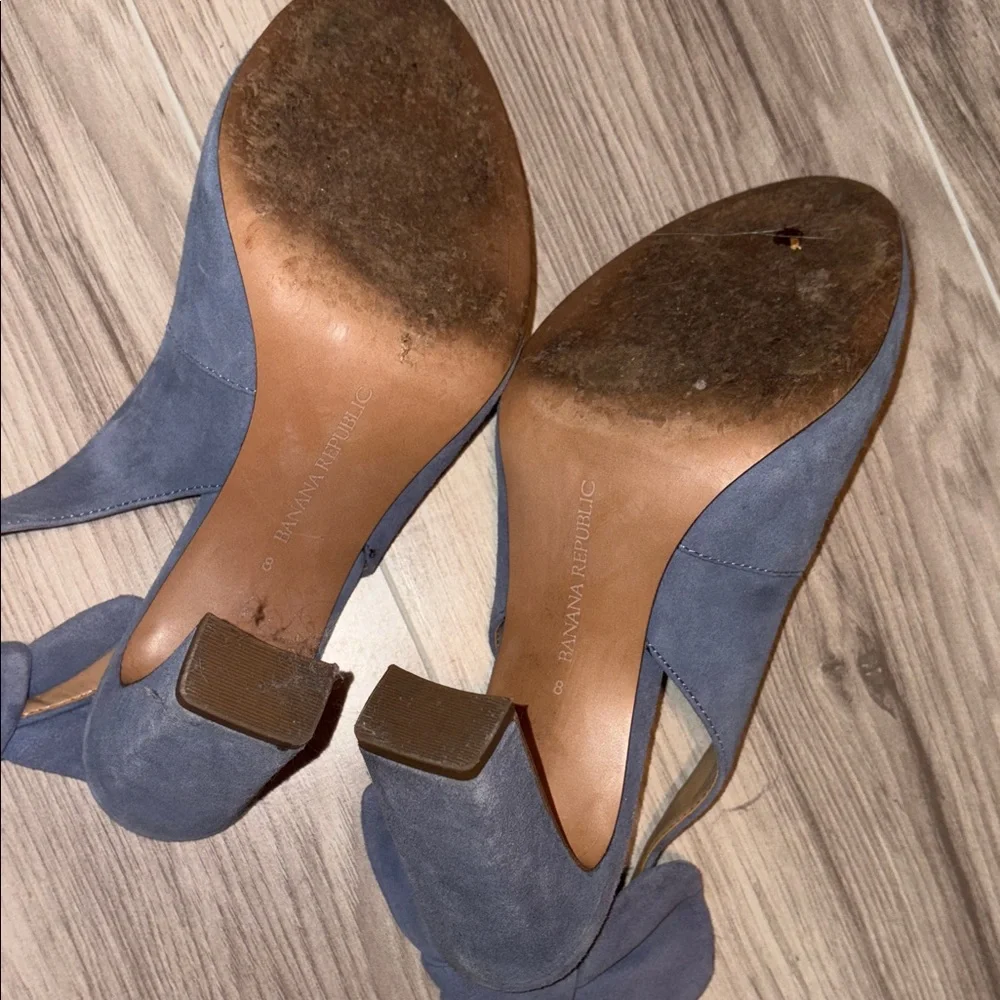 Banana Republic Blue Suede Heels with Bow Detail. Worn 3 times like new - Picture 7 of 9